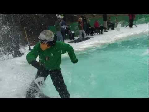 “Dong Pow Cham Wow” – Sugarbush Pond Skimming 2012